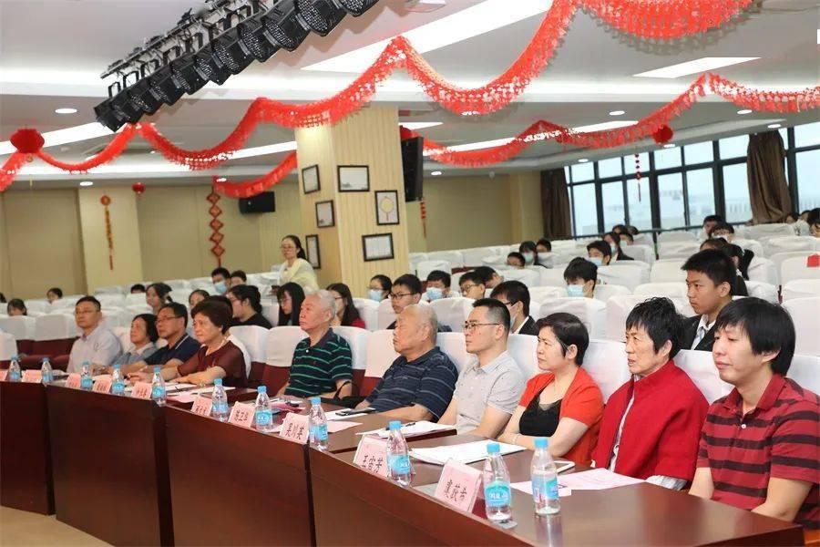 机智问答网页为什么许多家长都反对姐弟恋?,帮您解答疑惑